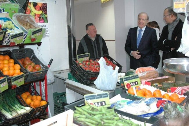 El Ayuntamiento relanza los negocios de la galería comercial de La Merced
