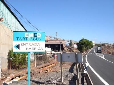 Concentración para pedir a la Junta que transmita los derechos mineros