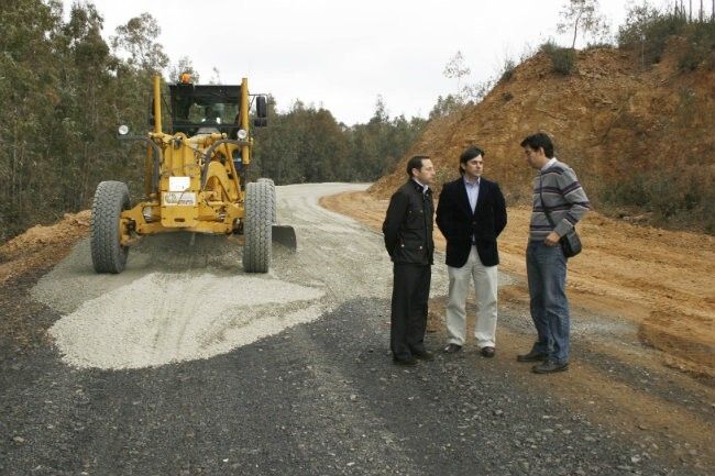 Diputación está ejecutando obras de mejora en la carretera El Cerro-San Telmo