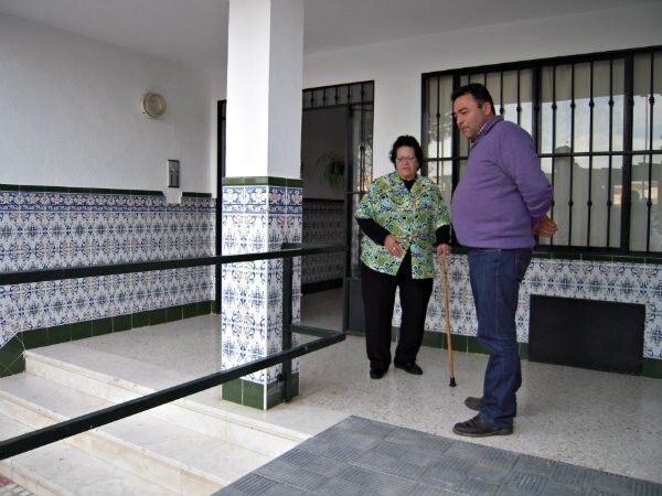 Técnicos municipales de Almonte elaborarán un informe de las deficiencias de la barriada de la Constitución