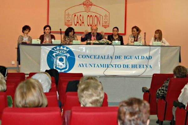 Las mujeres debaten sobre la conciliación de la vida laboral y familiar