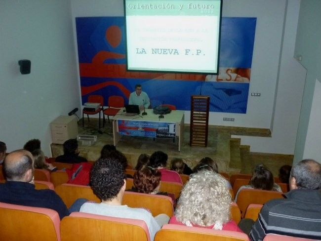 El Ayuntamiento explica los cambios en la formación profesional para el próximo curso