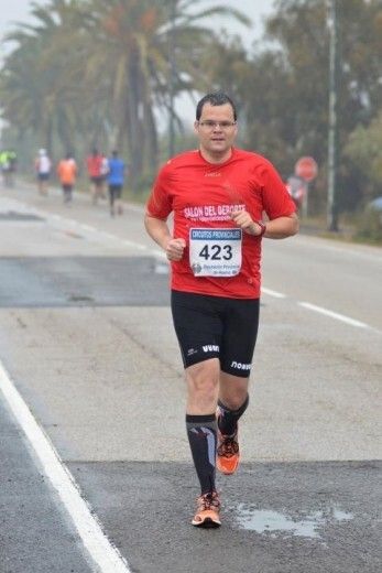 Un maratoniano esculpido con fuerza de voluntad