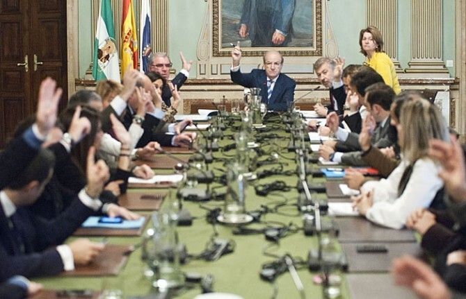 El Ayuntamiento aborda este viernes un plan de ajuste con el que ahorrará 300 millones en diez años