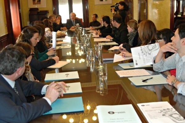 Más de 50 estudiantes completan su formación con prácticas en el Ayuntamiento