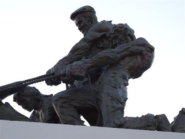 Lepe descubre su monumento al Marinero
