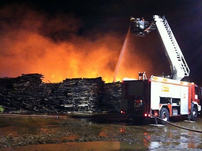 ENCE apunta a la autocombustión de la biomasa por fermentación como la causa 'más probable' del fuego
