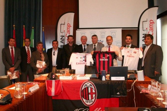 Cartaya acoge el primer campus de fútbol del AC Milan en Andalucía