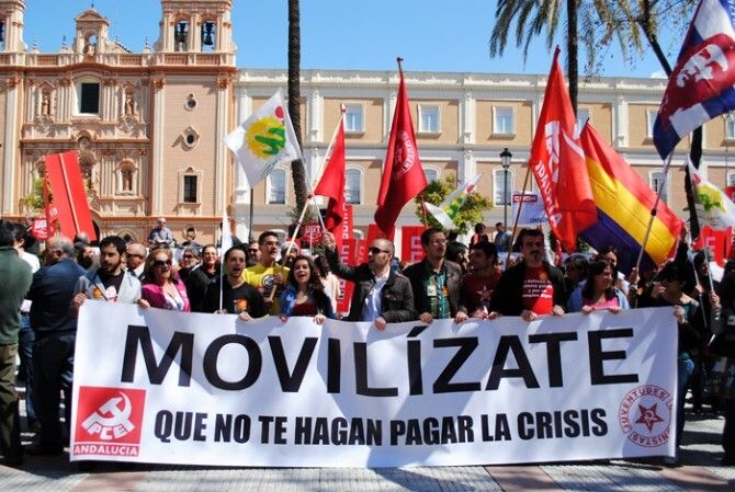 CCOO y UGT exigen al Gobierno que 'cese en sus ataques a los derechos de la clase trabajadora'