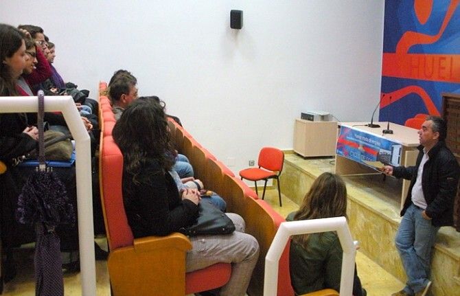 El Ayuntamiento acerca a parados titulados herramientas para el emprendimiento