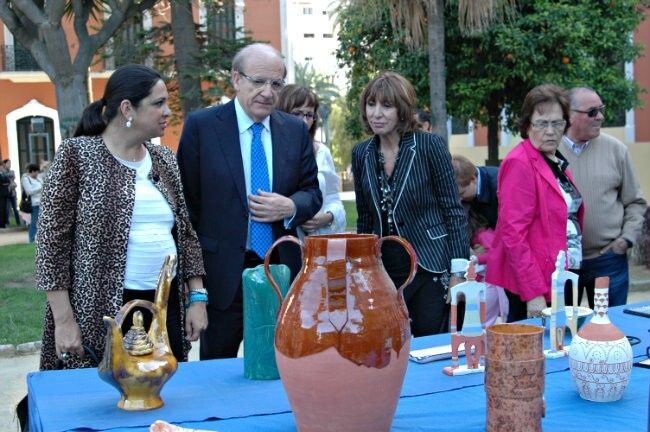 Cerca de 1.000 trabajos de Cultura en los Barrios se exponen en la Casa Colón