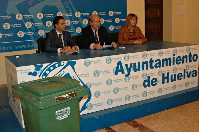 El Ayuntamiento estrena un nuevo sistema de recogida para facilitar a bares y restaurantes el reciclaje de vidrio
