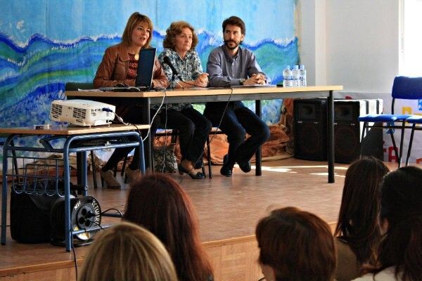 El Ayuntamiento presenta un nuevo material educativo para el uso adecuado del tiempo libre