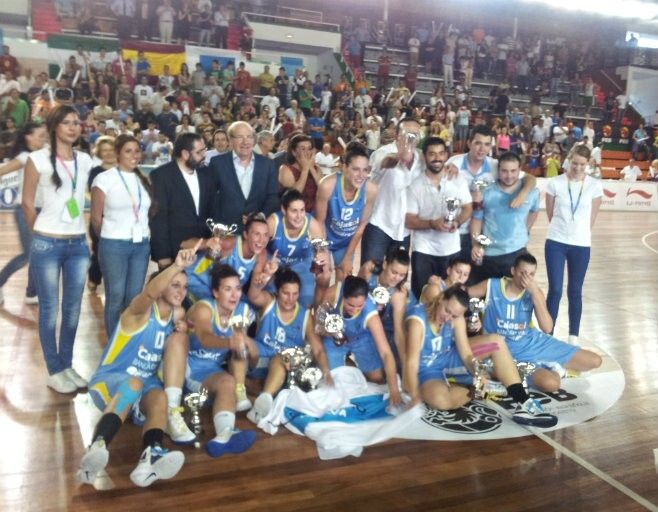 El CB Conquero cumple su sueño y ya es de Liga Femenina (76-66)