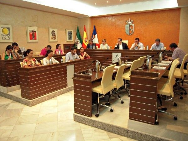 El alcalde de Almonte anuncia una sanción para los concejales del PSOE que no se presentaron al pleno