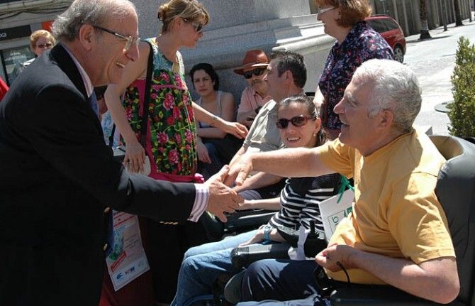 Apoyo municipal para el partido de concienciación contra la esclerosis
