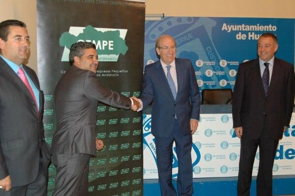 El Ayuntamiento, pequeñas empresas y autónomos colaboran para fomentar el autoempleo