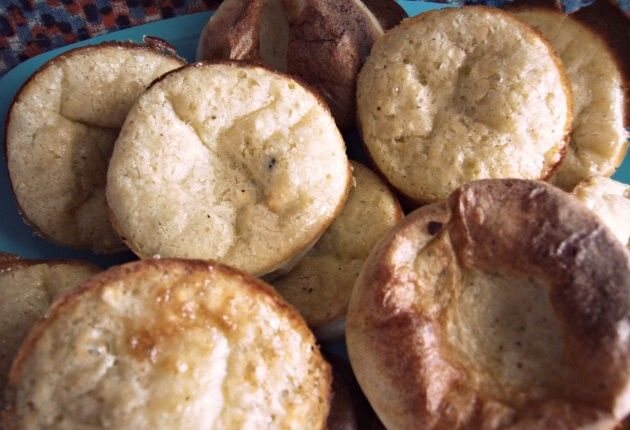 Popovers de parmesano y algas