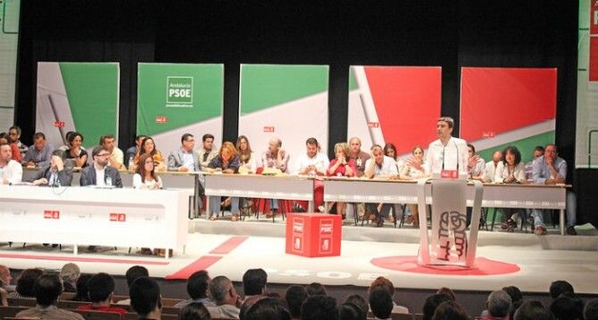 El PSOE aprueba 'por aclamación' la lista de delegados al Congreso Regional