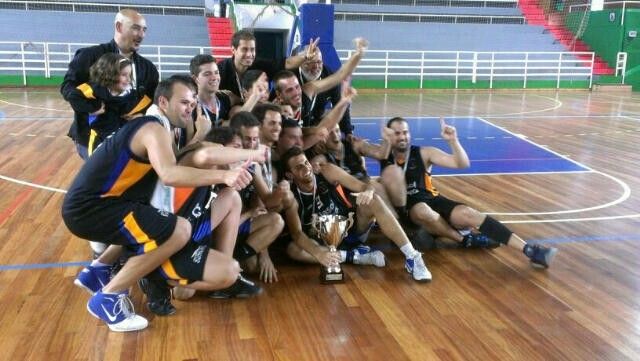El Enrique Benítez se proclama campeón de la Primera Nacional (67-63)