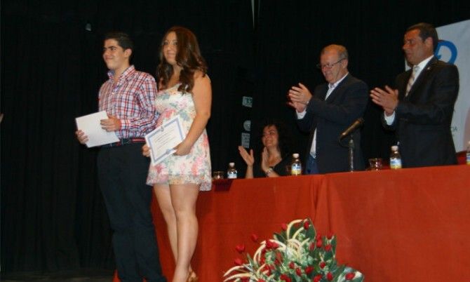 El Instituto de San Juan del Puerto celebra la graduación de la primera promoción de Bachillerato