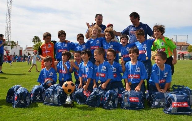 El CD 2001 vence al Palos en la final del Torneo Cepsa de fútbol 7 prebenjamín (4-2)