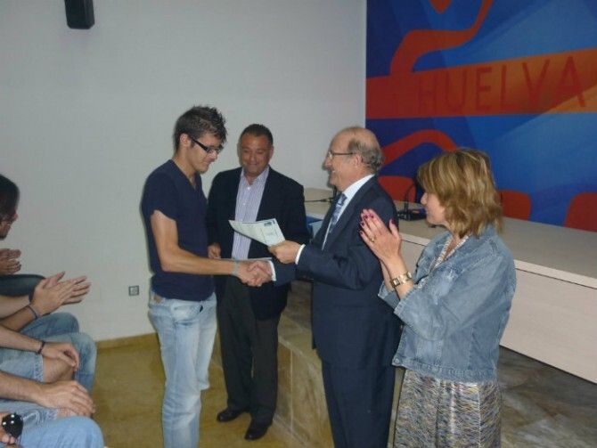 El Ayuntamiento agudiza el ingenio de 15 jóvenes desempleados para que creen una empresa innovadora