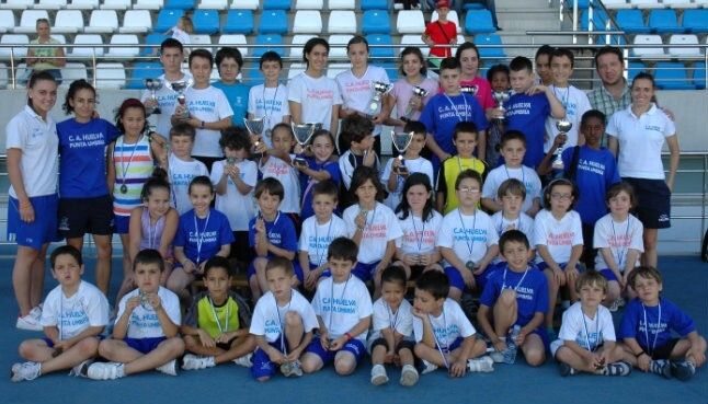 La escuela deportiva del Club Huelva-Punta Umbría cierra el curso con unas Miniolimpiadas