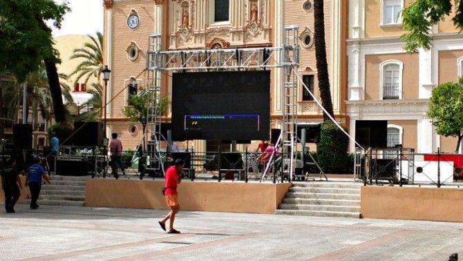 El Decano instala una pantalla gigante en La Merced para seguir el España-Portugal