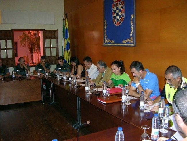 La Junta de Seguridad de Moguer establece el dispositivo para la temporada estival