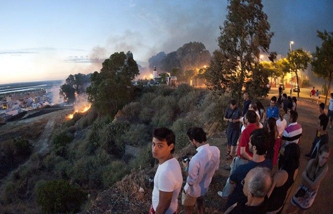 Extinguido un incendio de pastos declarado en el Conquero