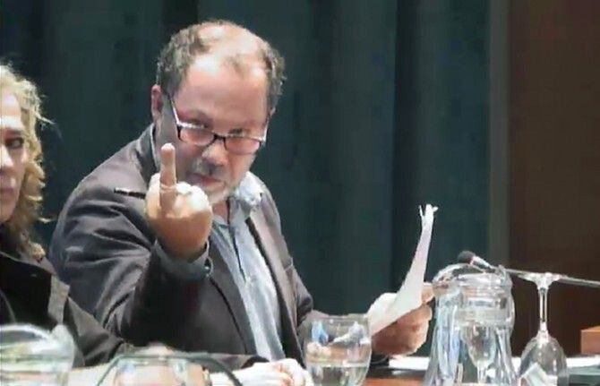 El PSOE espera una rectificación del alcalde por permitir “gestos vejatorios” de sus socios en los plenos