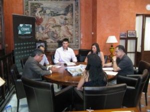 Ayuntamiento y CEMPE firman un acuerdo por la economía social y el autoempleo