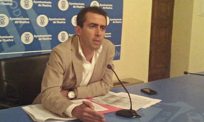 El PSOE insta a que los antiguos terrenos del Manuel Lois se habiliten como zona de aparcamientos gratuitos