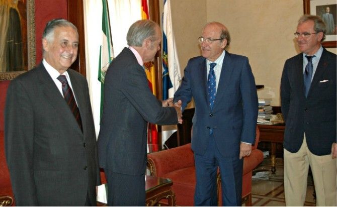Fomento asegura que los proyectos del AVE están en 'fase final' y retomará 'en breve' las obras de la estación