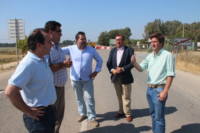 El PP exige a Diputación que 'se moje' y reclame la reapertura de la carretera de El Rocío
