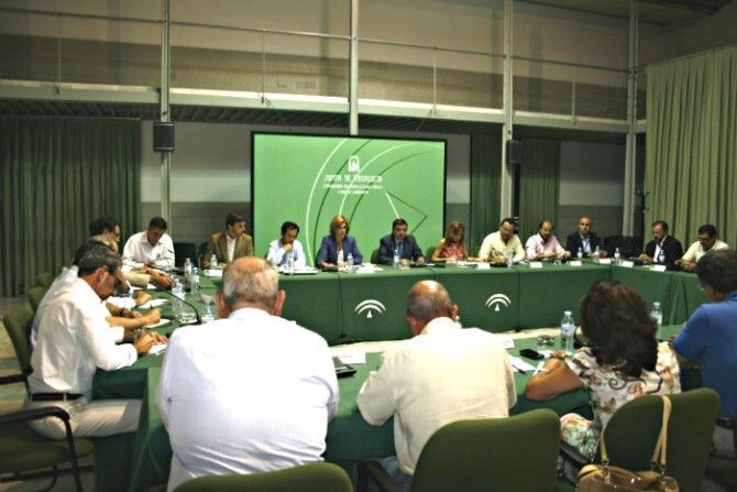 Luis Planas aborda con el sector la modificación de la Norma del Ibérico