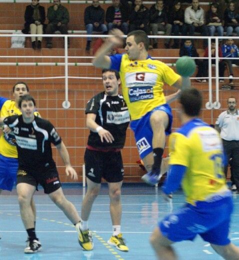El PAN Moguer se asegura la continuidad del goleador Sergio Cruzado