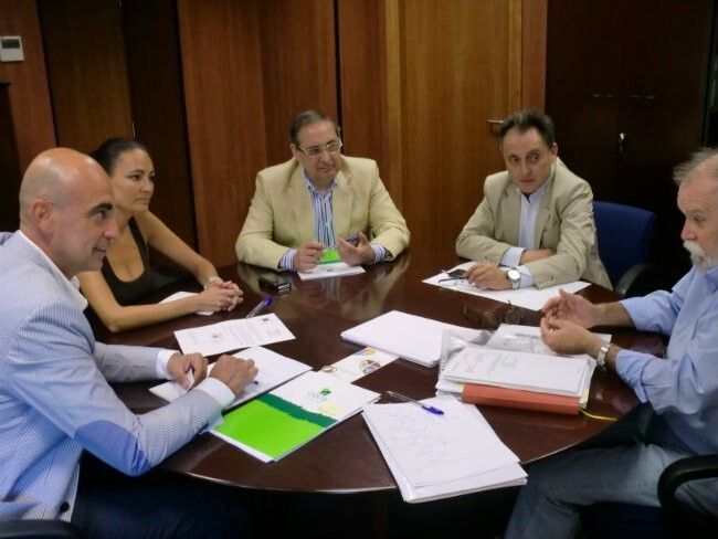 Ceca-Comercio Huelva y la Junta, aliados en beneficio de la salud pública del consumidor