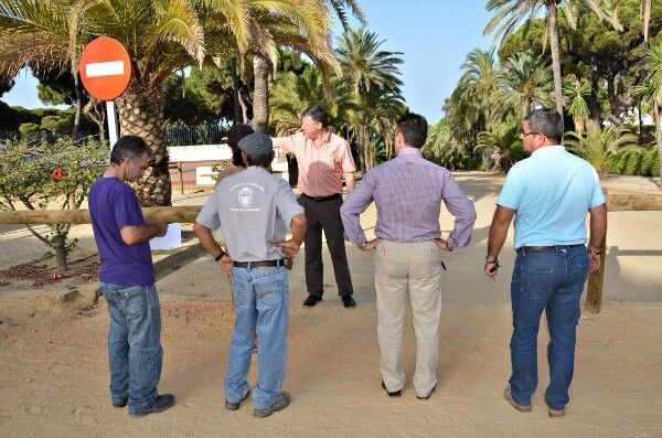 El Ayuntamiento de Palos acondiciona el recinto de La Rábida de cara a la romería de la Virgen de los Milagros