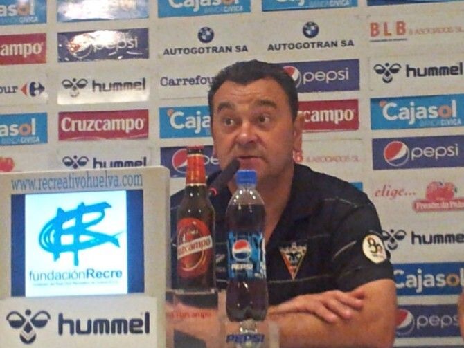 Carlos Pouso: 'El Recre tiene un buen equipo para jugar a lo que juega'