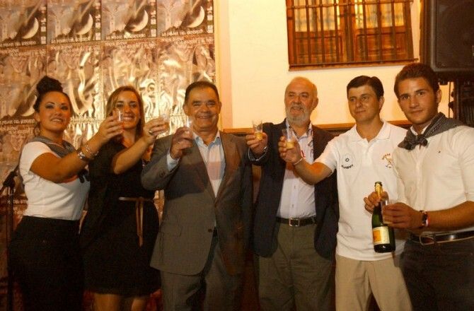 La I Noche Blanca de la Cultura y el Vino de La Palma desborda todas las previsiones