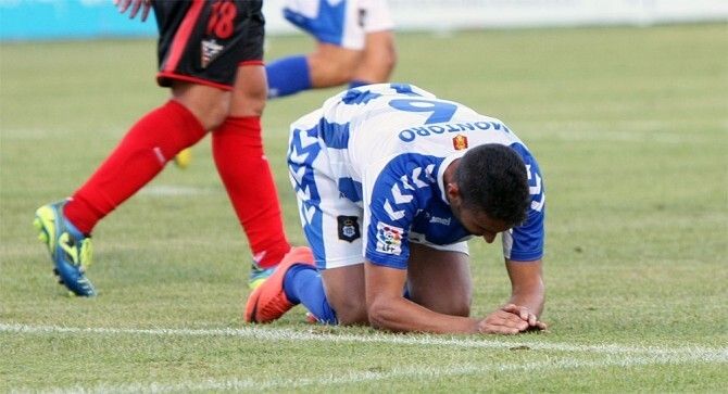 El Decano se queda en el primer paso pese a sus esfuerzos (2-0)