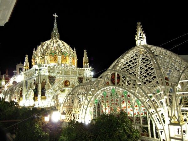 La catedral gótica conmemorativa del Traslado de la Virgen del Rocío se desmonta esta semana