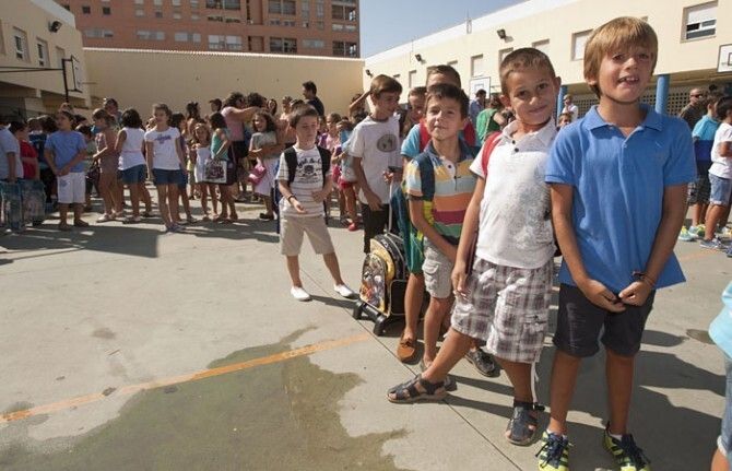 Huelva arranca el curso con 600 profesores menos, según el Partido Popular