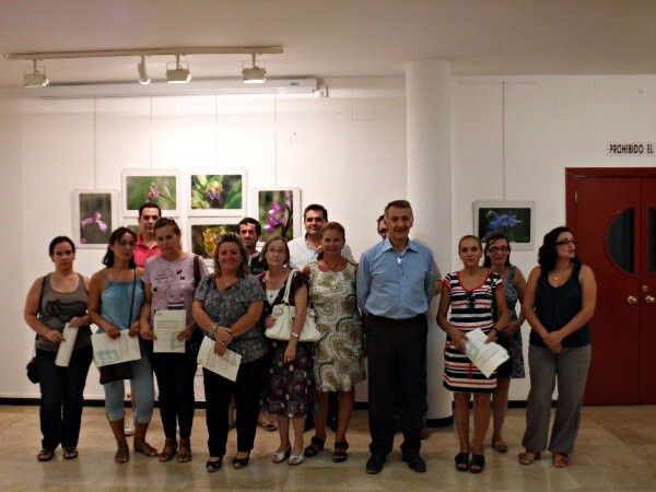 Coopinte entrega los certificados del curso de manipulador de alimentos