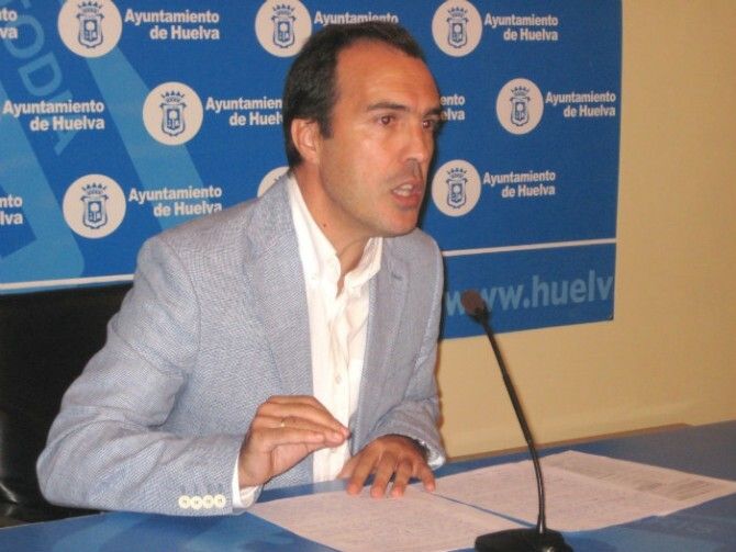 El Grupo Socialista exige que las pagas extra de Navidad “se destinen a las familias más necesitadas de la ciudad”