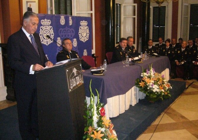 El subdelegado asegura que la Policía es una “pieza indispensable” para solucionar los problemas de los ciudadanos