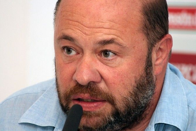 Comas: 'Querer cobrar sólo a un equipo es racismo y xenofobia'