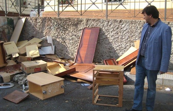El PSOE denuncia que los vecinos de Guadalupe soportan durante días basura voluminosa sin recoger